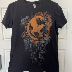 A38-The Hunger Games Mockingjay Graphic T-Shirt Women’s XL